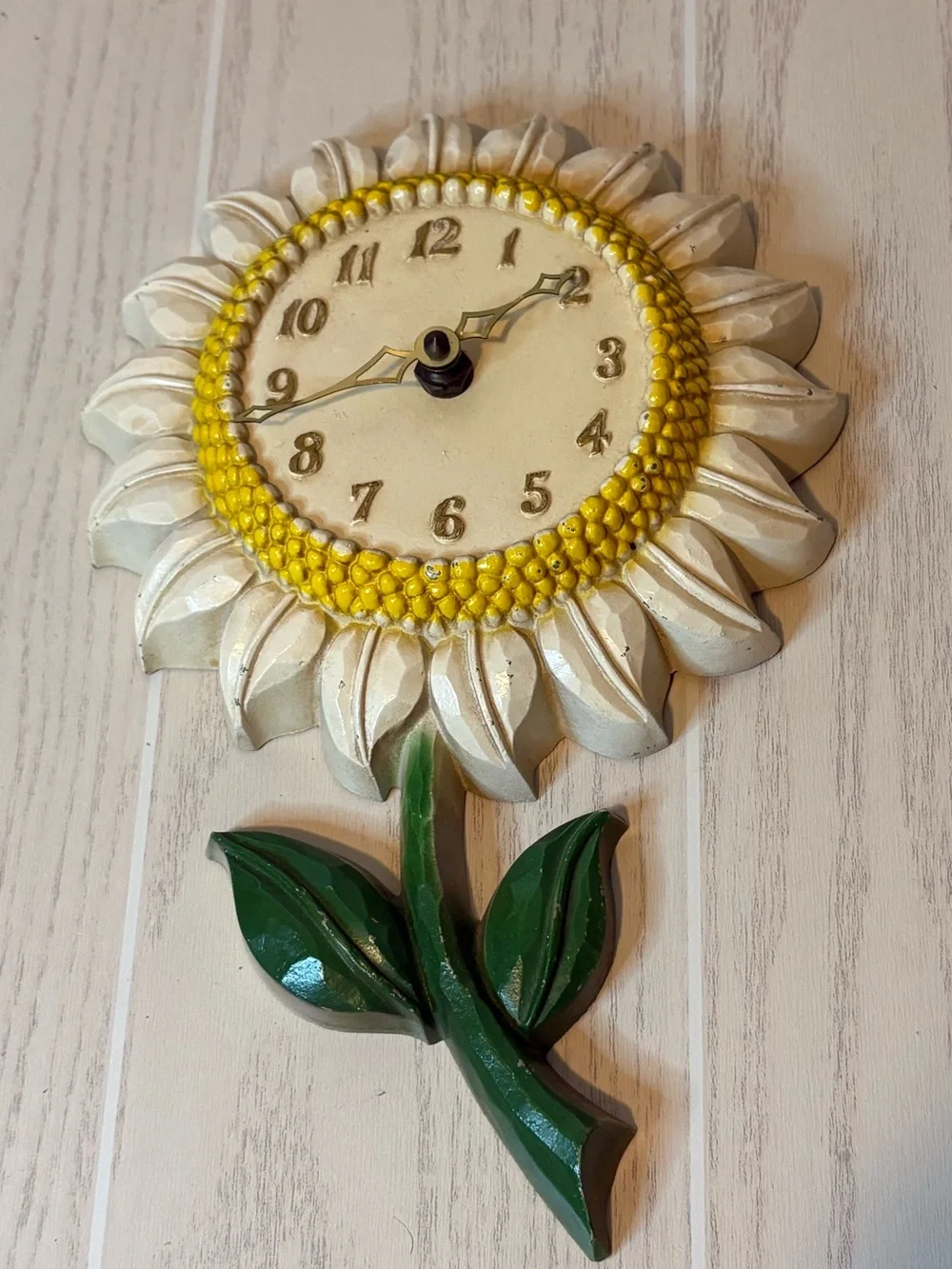 Vintage 1967 Sexton Cast Aluminum Sunflower Wall Clock